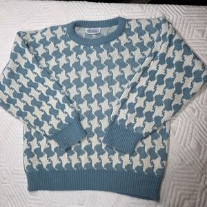 Charming Blue and White Houndstooth Sweater